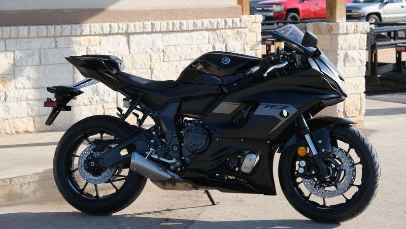 NEW 2025 YAMAHA YZFR7 Image 2