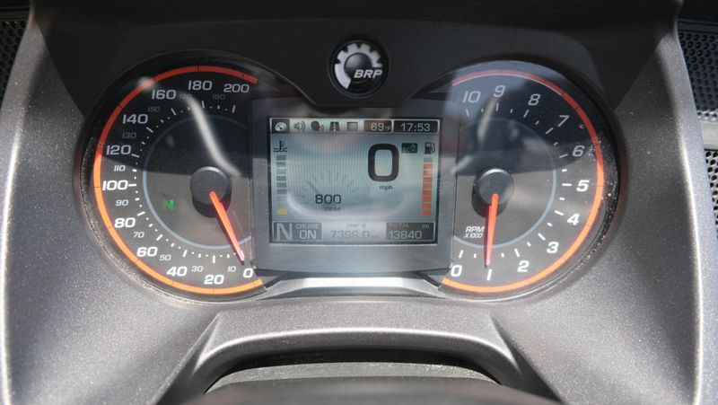 USED 2016 CAN-AM RD SPYDER F3 LTD 1330 ACE SE6 SB 16 Image 18