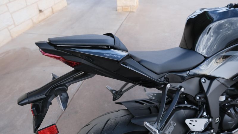 NEW 2026 KAWASAKI NINJA ZX6R ABS Image 9