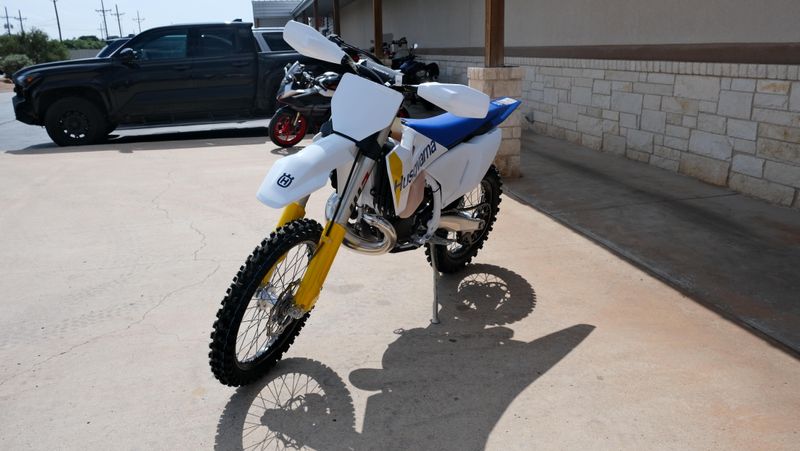 NEW 2027 HUSQVARNA TX 300 HERITAGE BT Image 7