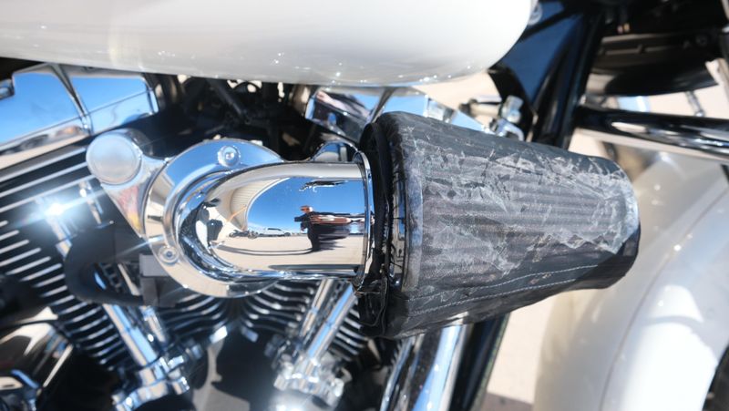 USED 2014 HARLEY STREET GLIDE SPECIAL Image 15