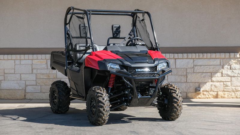 2025 Honda PIONEER 700 HERO REDImage 1