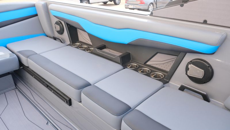 NEW 2026 AXIS T235 Image 20