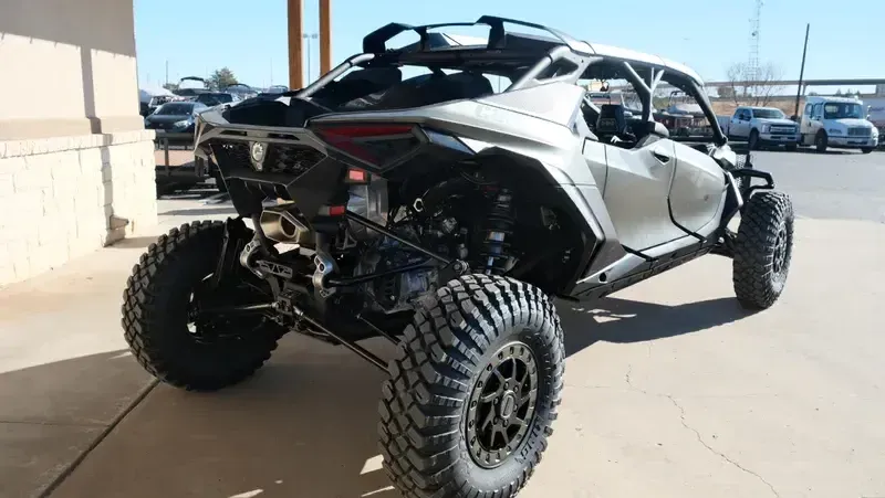 NEW 2026 CAN-AM MAVERICK R MAX X RC WITH SMARTSHOX 999T DCT Image 3