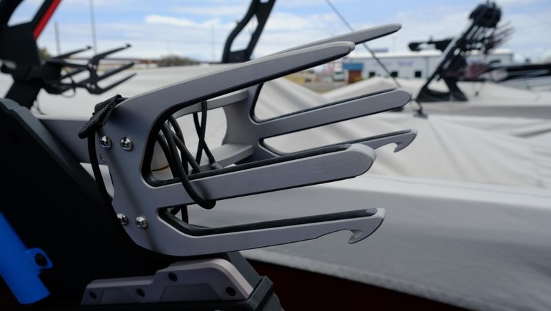 USED 2022 MALIBU 23 LSV Image 19