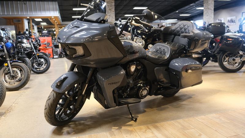 USED 2023 INDIAN MOTORCYCLE PURSUIT DARK HORSE PREM STEALTH GRAY Image 2