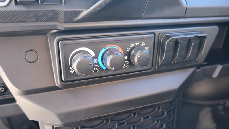 NEW 2026 CAN-AM DEFENDER MAX LONE STAR CAB HD11 Image 28