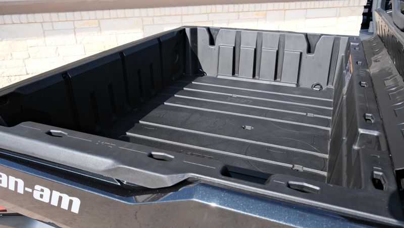 NEW 2026 CAN-AM DEFENDER MAX XT HD11 Image 24