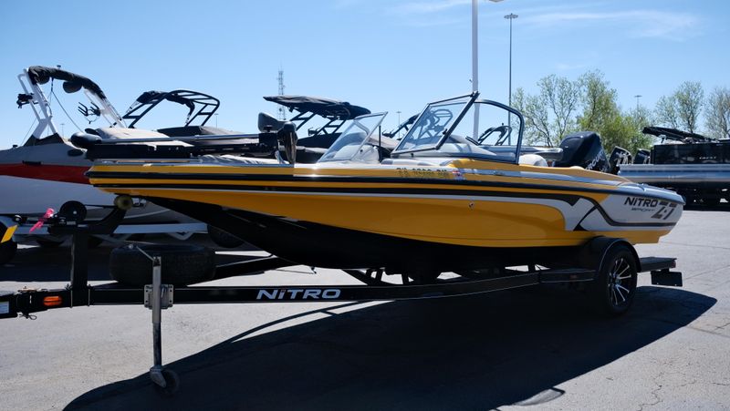 USED 2011 NITRO Z7 SPORT Image 2