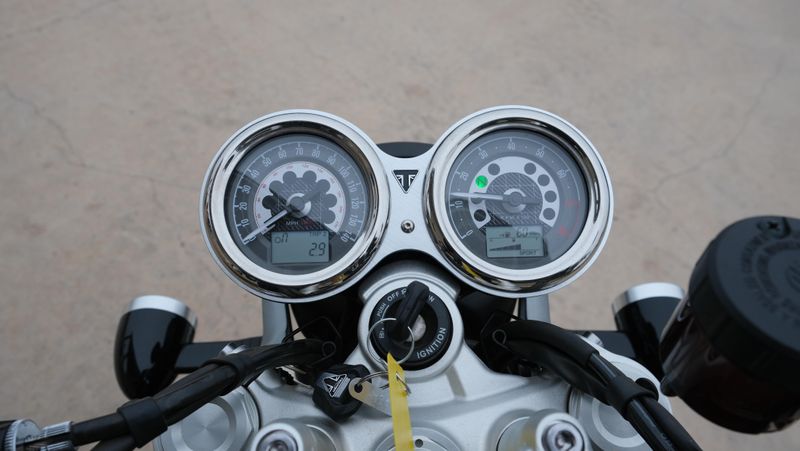 USED 2022 TRIUMPH SPEED TWIN 1200 Image 12