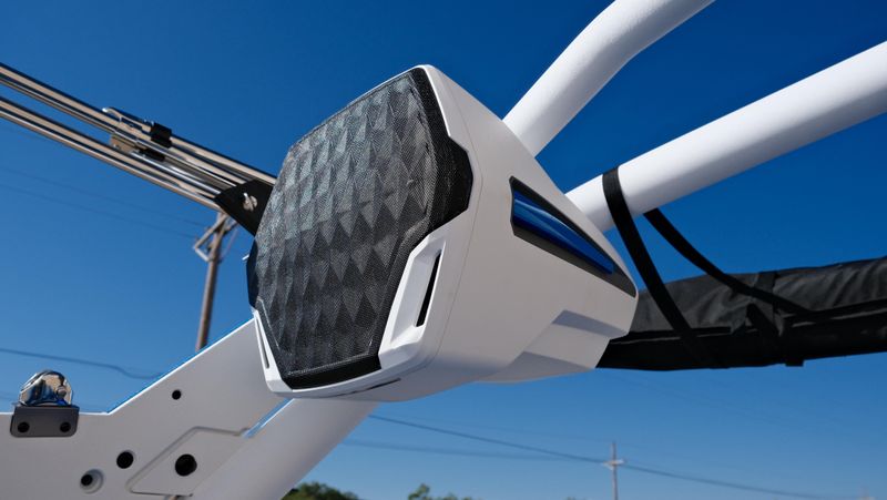 NEW 2026 MALIBU 25 LSV Image 25