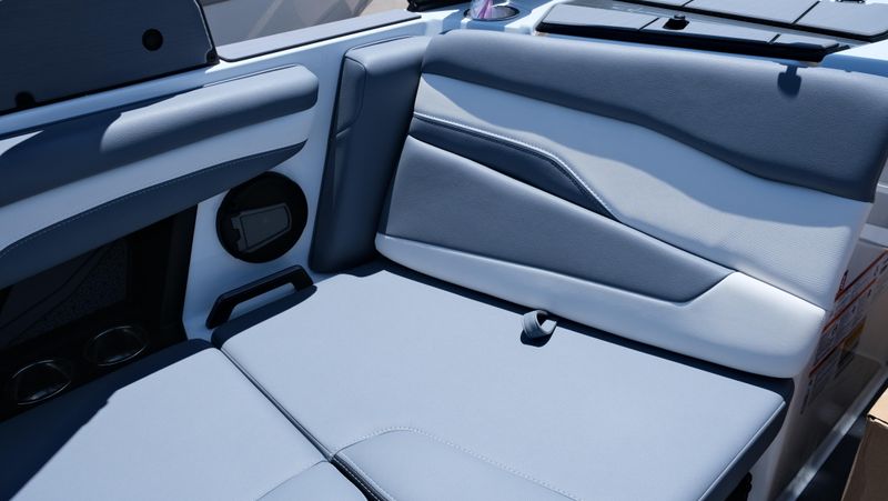 NEW 2026 AXIS T-SERIES T220 Image 33