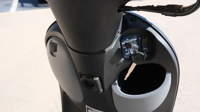 USED 2017 HONDA METROPOLITAN BASE Image 12