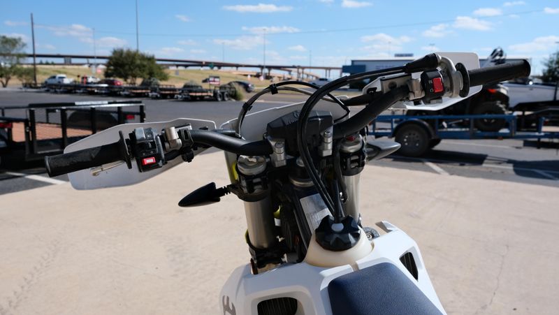 USED 2021 HUSQVARNA FE 501S Image 10