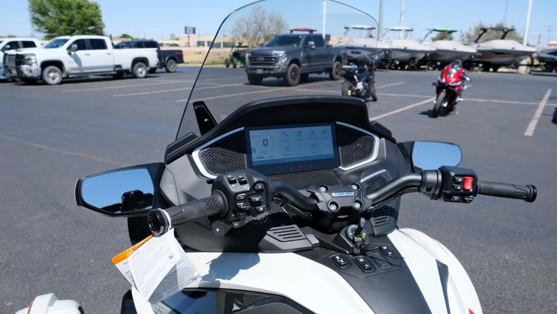 NEW 2026 CAN-AM SPYDER RT LIMITED Image 15