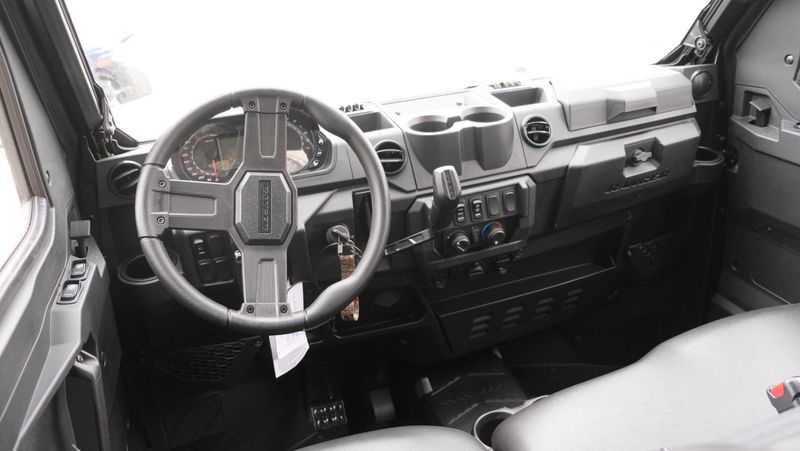 NEW 2027 POLARIS RANGER CREW XP 1000 CAB Image 14