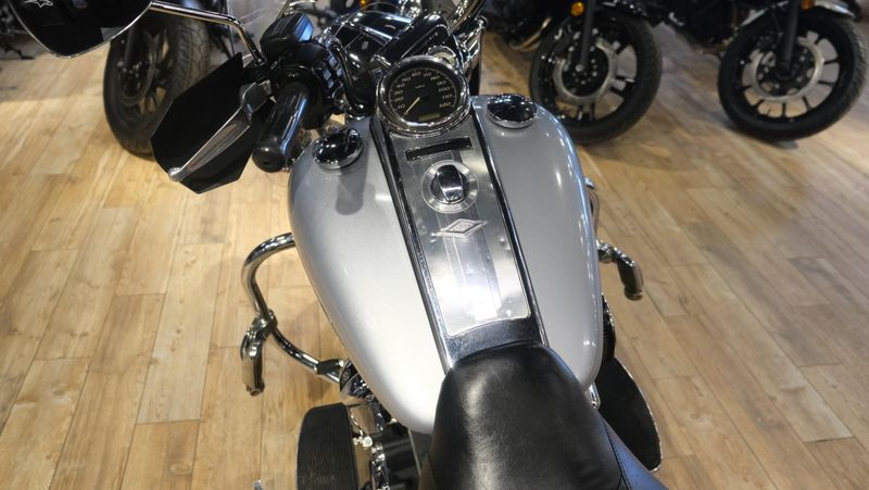 USED 2019 HARLEY ROAD KING BASE Image 11