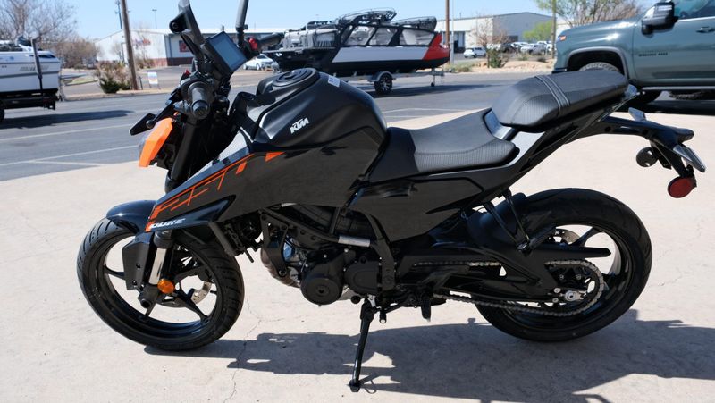 NEW 2026 KTM 250 DUKE Image 6