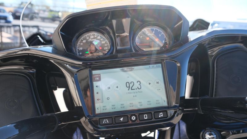 NEW 2026 INDIAN MOTORCYCLE CHALLENGER DARK HORSE Image 19