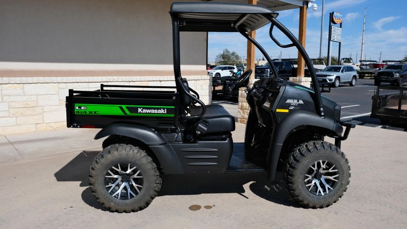 NEW 2026 KAWASAKI MULE SX 4X4 XC LE  in a METALLIC ONYX BLACK exterior color. Family PowerSports (877) 886-1997 familypowersports.com 
