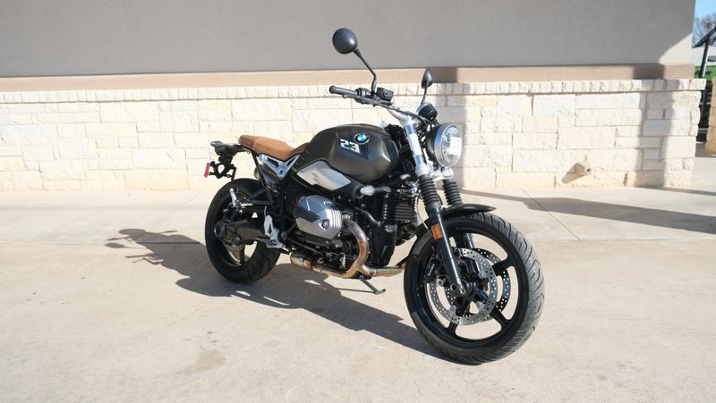 USED 2023 BMW R NINET PURE Image 1