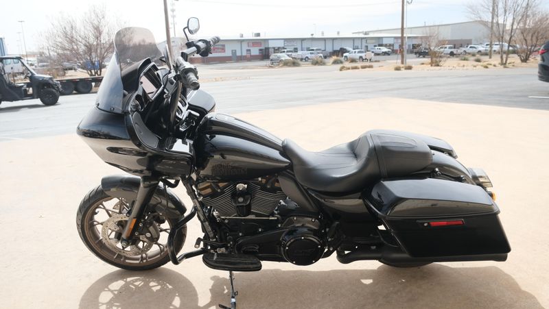 USED 2023 HARLEY ROAD GLIDE ST Image 6