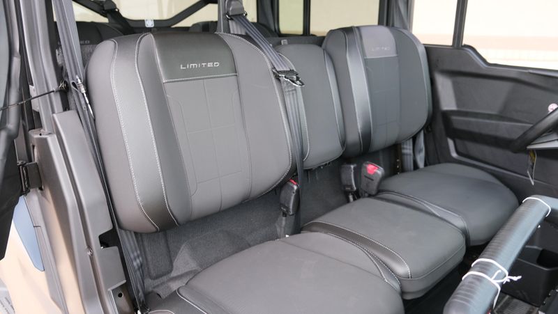 NEW 2026 CAN-AM DEFENDER MAX LIMITED CAB HD11 Image 9