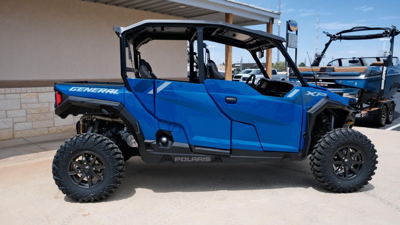 NEW 2027 POLARIS RANGER CREW XP 1000 CAB Image 2