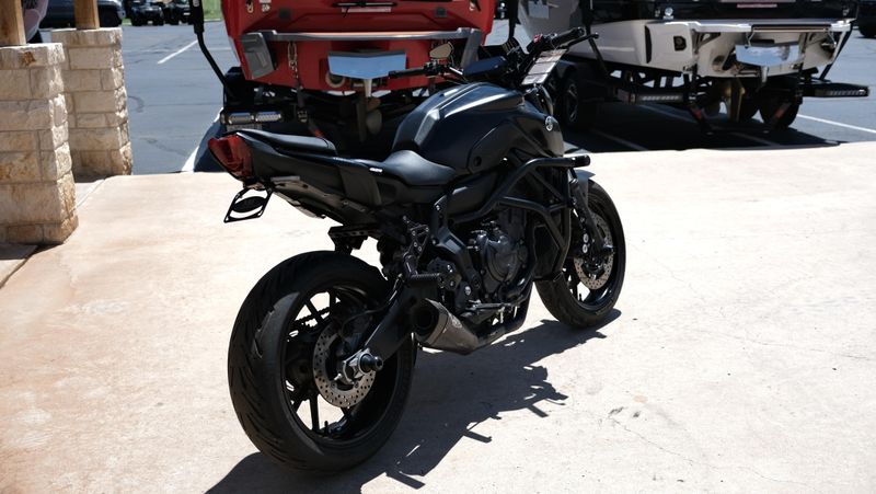 USED 2022 YAMAHA MT-07 Image 3