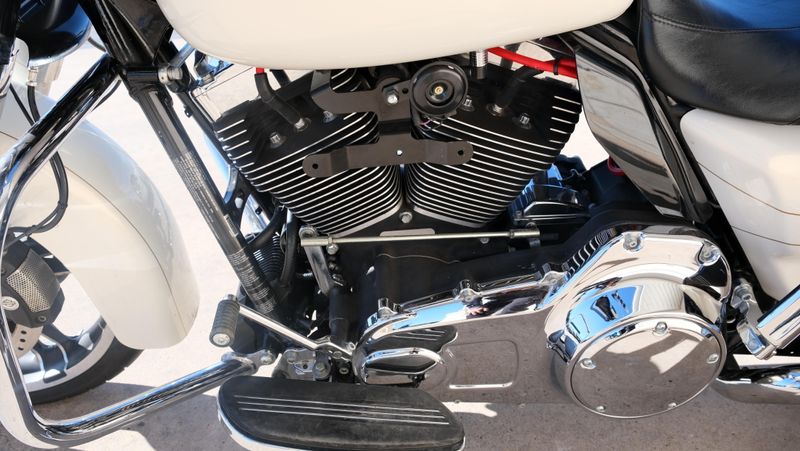 USED 2014 HARLEY STREET GLIDE SPECIAL Image 10
