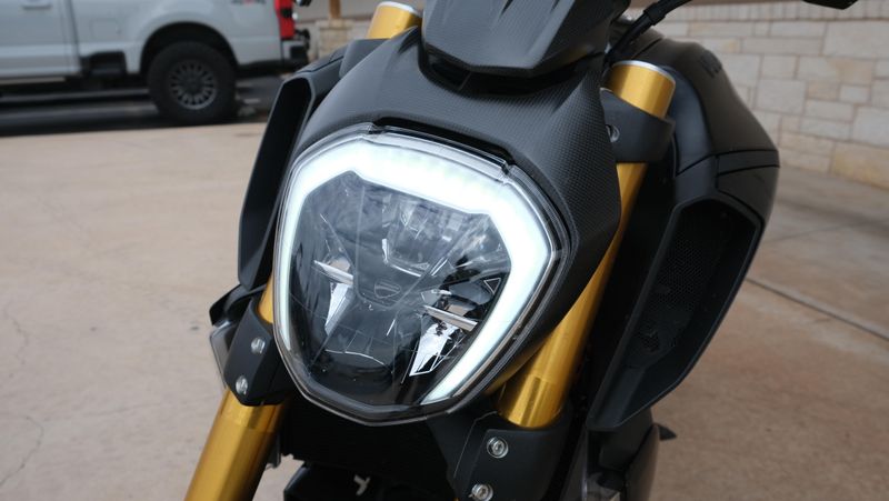 USED 2021 DUCATI XDIAVEL S Image 10