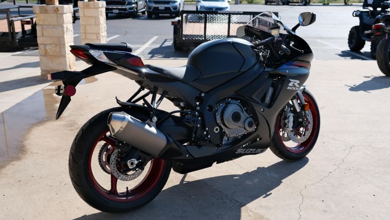 NEW 2026 SUZUKI GSXR750 Image 3