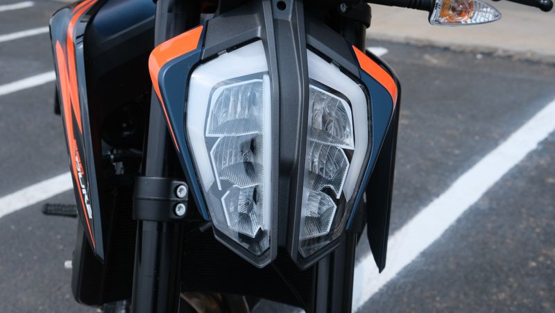 2022 KTM Duke 890 RImage 14