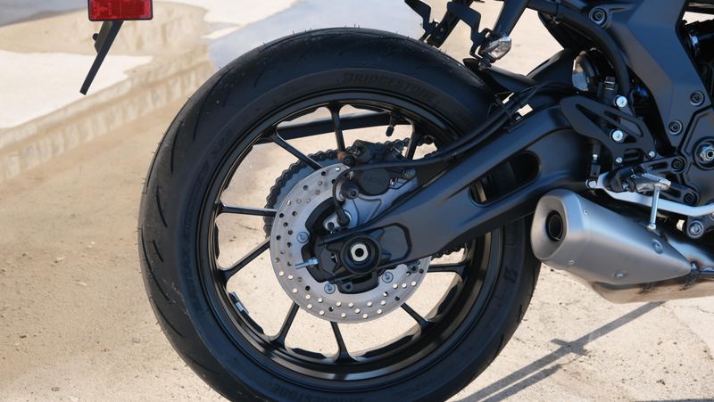 NEW 2025 YAMAHA YZFR7 Image 10