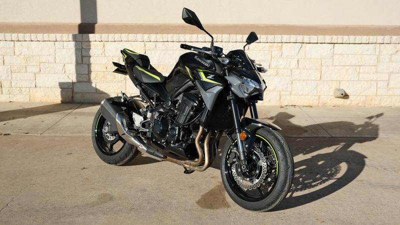 USED 2024 KAWASAKI Z900 ABS Image 1