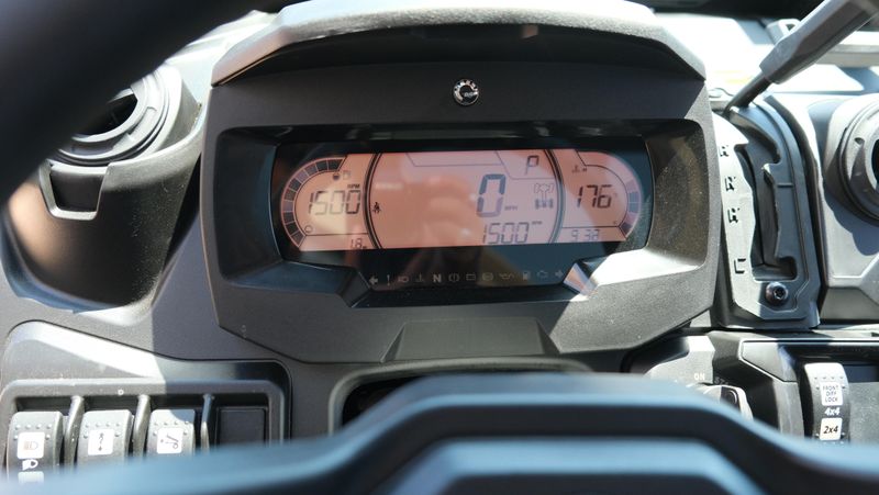 NEW 2025 CAN-AM DEFENDER PRO LIMITED CAB HD10 Image 11
