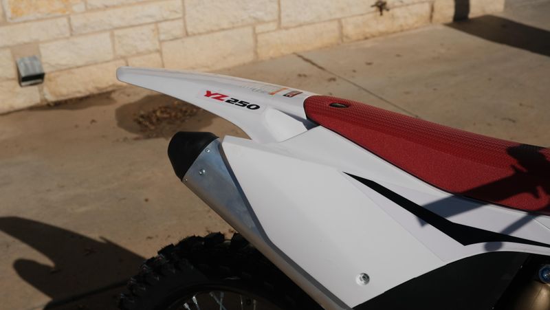 NEW 2026 YAMAHA YZ250 70TH ANNIVERSARY EDITION Image 13