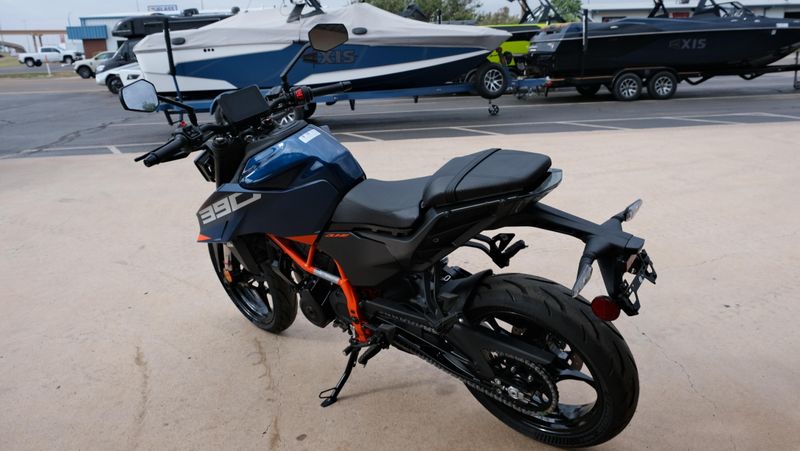 NEW 2026 KTM 390 DUKE Image 5