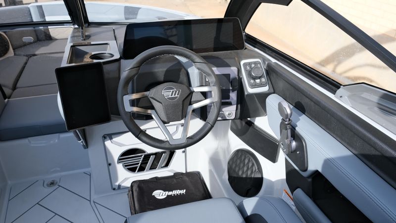 NEW 2026 MALIBU 23 LSV Image 22