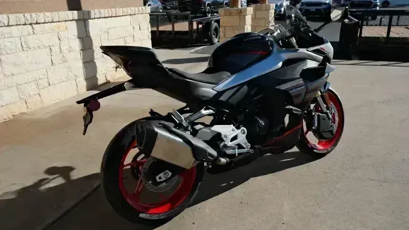 NEW 2026 CFMOTO 675 SS Image 5