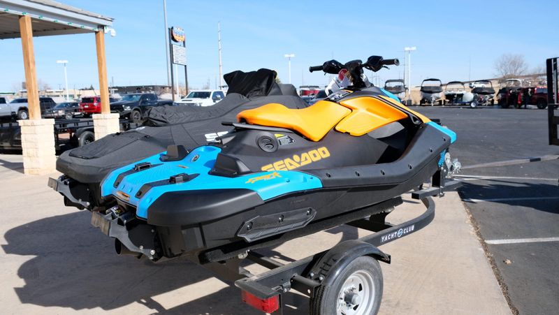 NEW 2026 SEADOO SPARK TRIXX FOR 1 90HP WITH SOUND SYSTEM Image 3