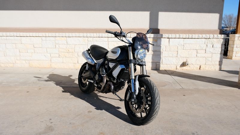 USED 2018 DUCATI SCRAMBLER 1100 Image 1
