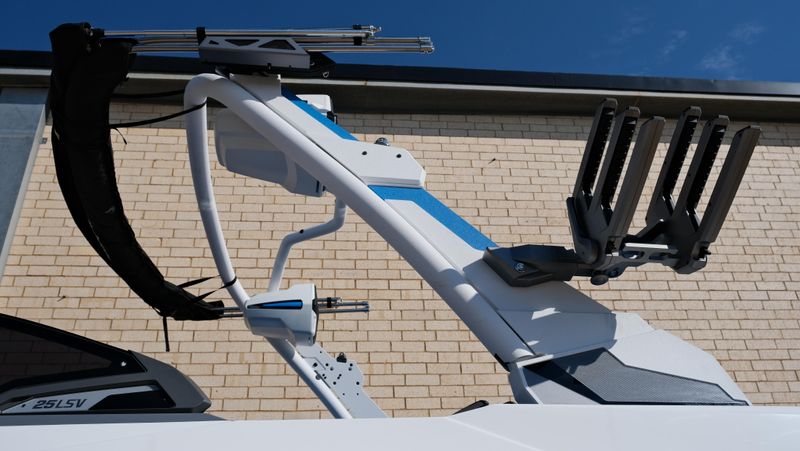 NEW 2026 MALIBU 25 LSV Image 38