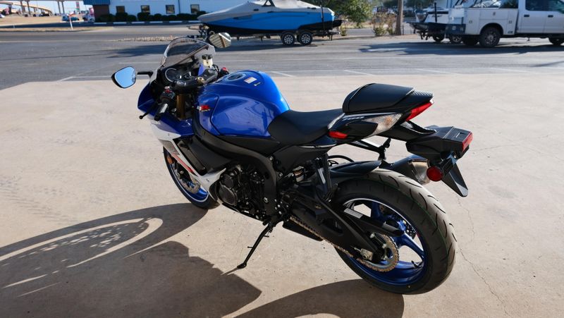 NEW 2026 SUZUKI GSXR750Z 40TH ANNIVERSARY EDITION Image 5