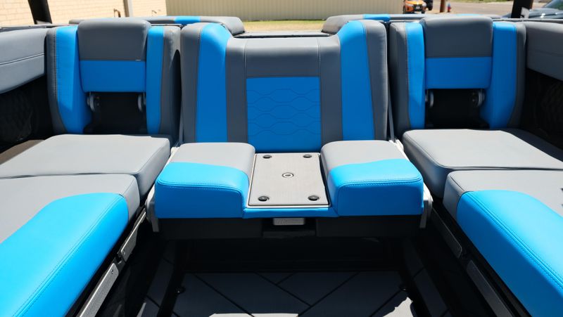 USED 2024 MALIBU WAKESETTER 23LSV Image 23