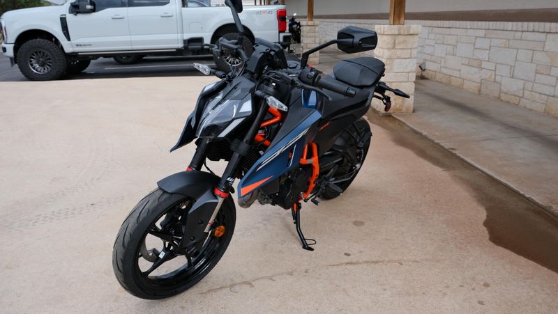 NEW 2026 KTM 390 DUKE Image 7