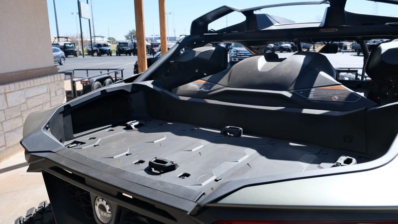 NEW 2026 CAN-AM MAVERICK R X RC 999T DCT Image 14