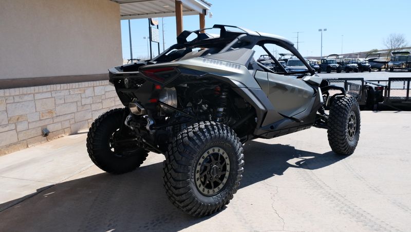 NEW 2026 CAN-AM MAVERICK R X RC WITH SMARTSHOX 999T DCT Image 3