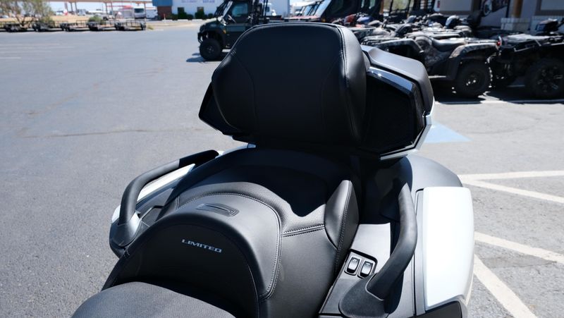 NEW 2026 CAN-AM SPYDER RT LIMITED Image 21