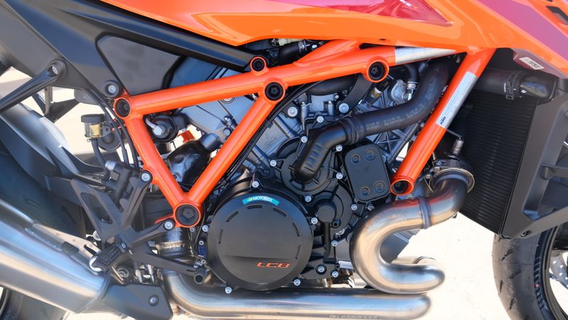 NEW 2026 KTM 1390 SUPER DUKE R EVO Image 21